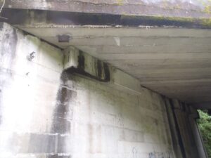 橋梁 排水用 SGP 鋼管 の 腐食 漏水 状況 施工前