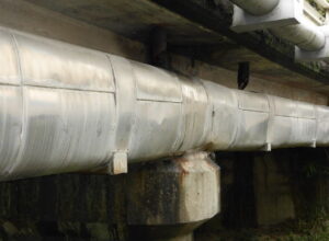 橋梁 排水用 SGP 鋼管 の 腐食 漏水 状況 施工前