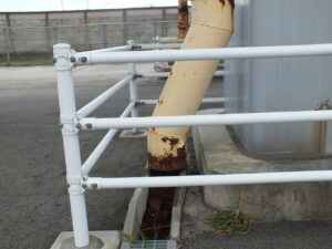 橋梁 排水用 SGP 鋼管 の 腐食 漏水 状況 施工前