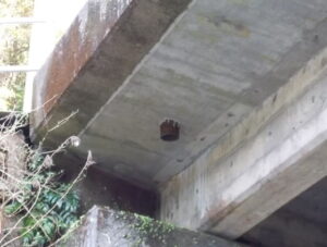 橋梁 排水用 SGP 鋼管 の 腐食 漏水 状況 施工前