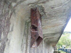 橋梁 排水用 SGP 鋼管 の 腐食 漏水 状況 施工前