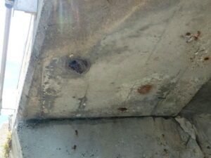 橋梁 排水用 SGP 鋼管 の 腐食 漏水 状況 施工前