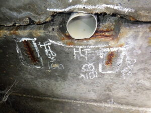 橋梁 排水用 VP管 塩ビ管 の破損  漏水 状況 施工前