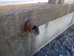 橋梁 排水用 SGP 鋼管 の 腐食 漏水 状況 施工前