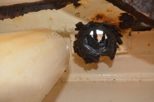 橋梁 排水用 SGP 鋼管 の 腐食 漏水 状況 施工前