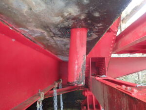 橋梁の既設排水装置の腐食、漏水、破損、伝い水の写真 