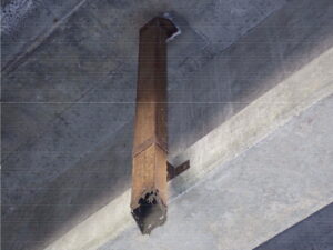 橋梁の既設排水装置の腐食の写真
