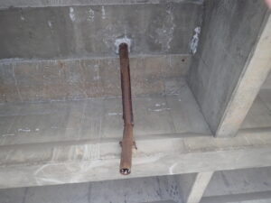 橋梁 排水用 SGP 鋼管 の 腐食 漏水 状況 施工前