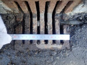 橋梁の既設排水装置の腐食の写真
