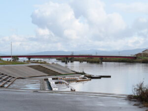 宍道湖西岸にある歩道橋です。