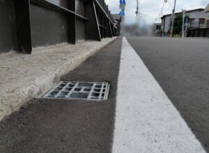 青森県の月見橋の補修工事にて設置したステンレス排水桝