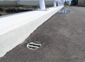 青森県の桂1号橋の補修工事にて設置したステンレス排水装置