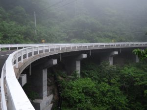 橋梁用排水管を青森県へ垂れ流し管で